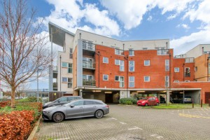 1 bedroom Apartment for sale in Bracknell