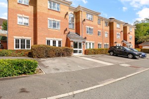 2 bedroom Flat to rent in Bracknell