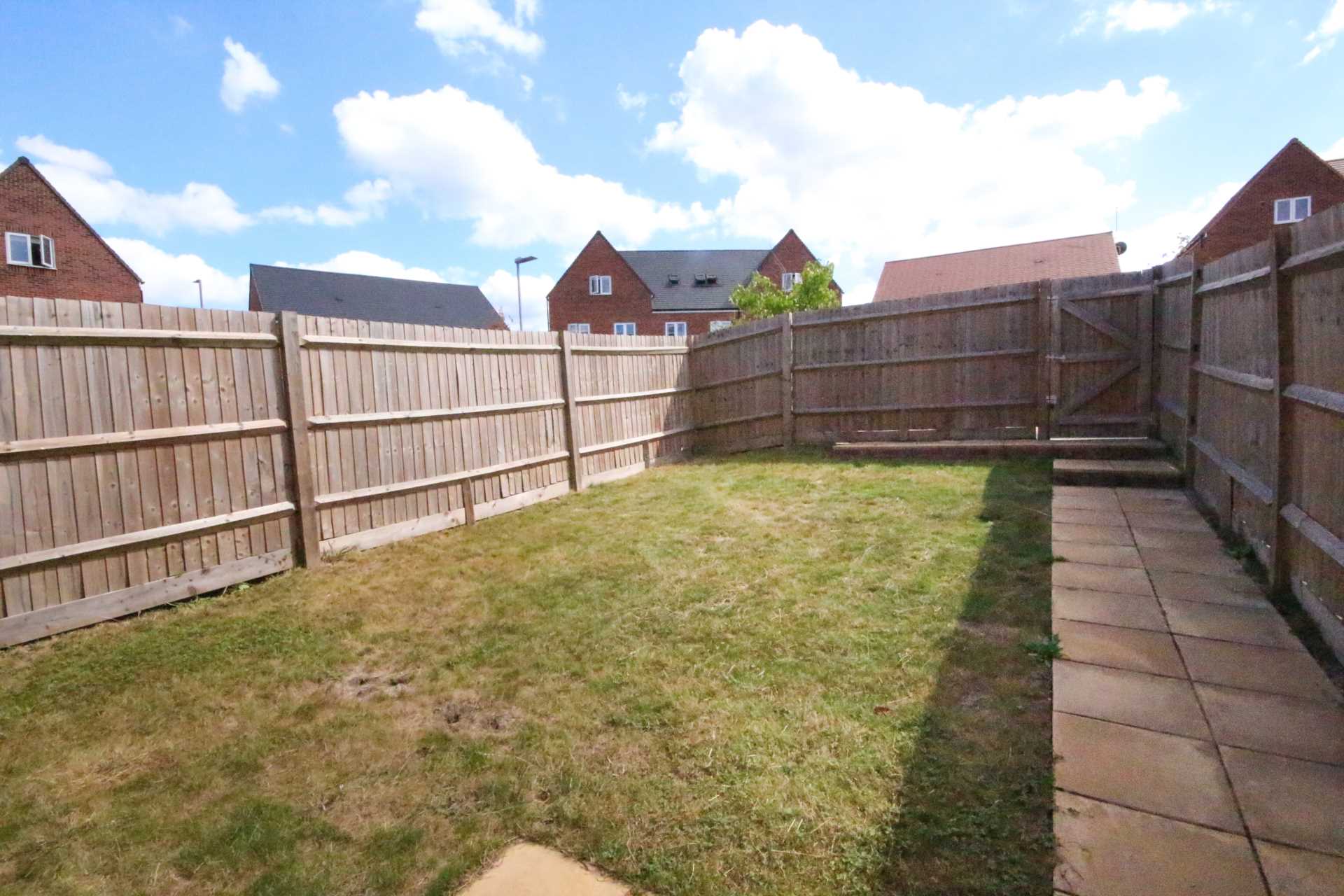 Additional Property Image 4 bedroom Semi Detached to rent in Bracknell 10