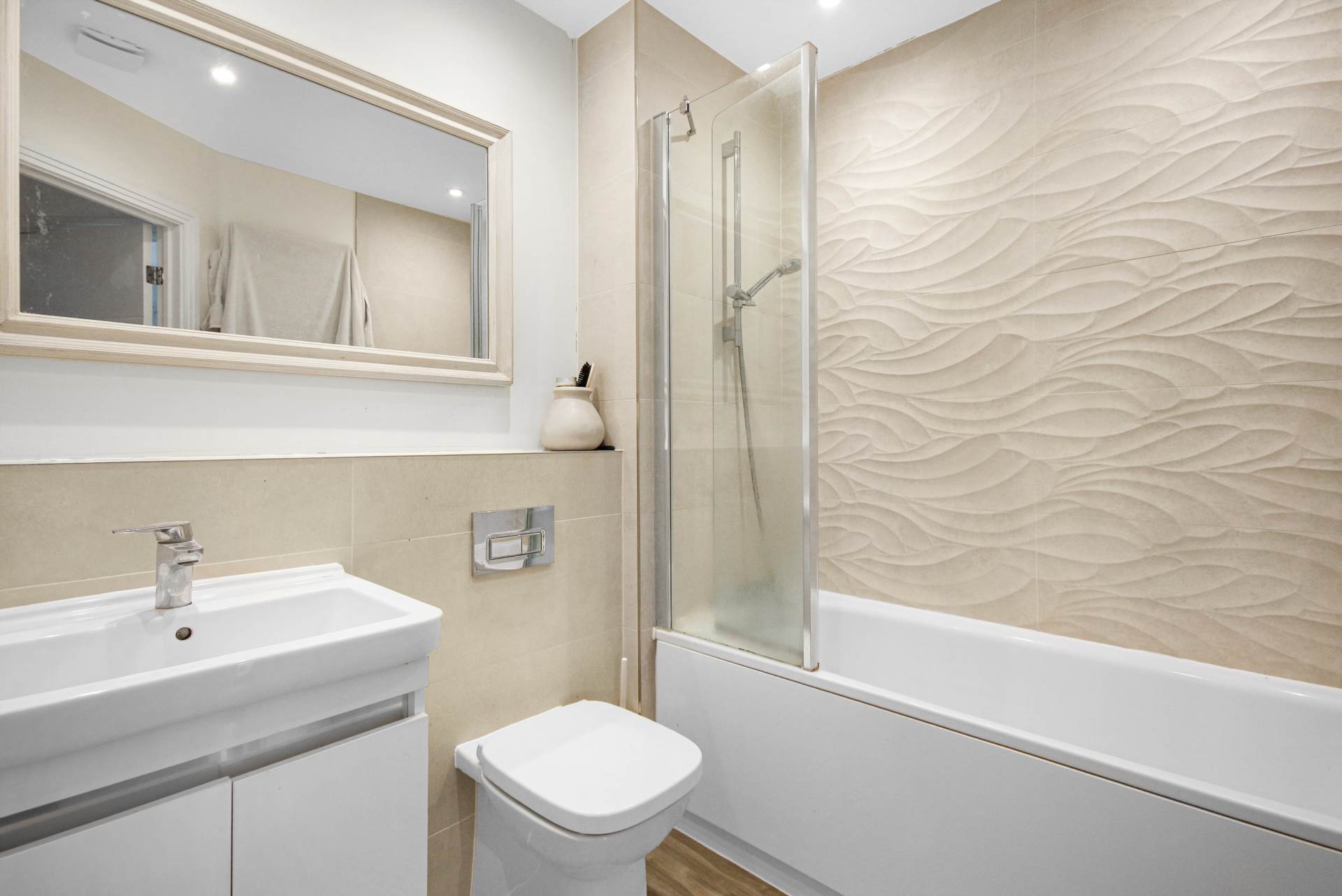 Additional Property Image 2 bedroom Apartment for sale in Bracknell 9