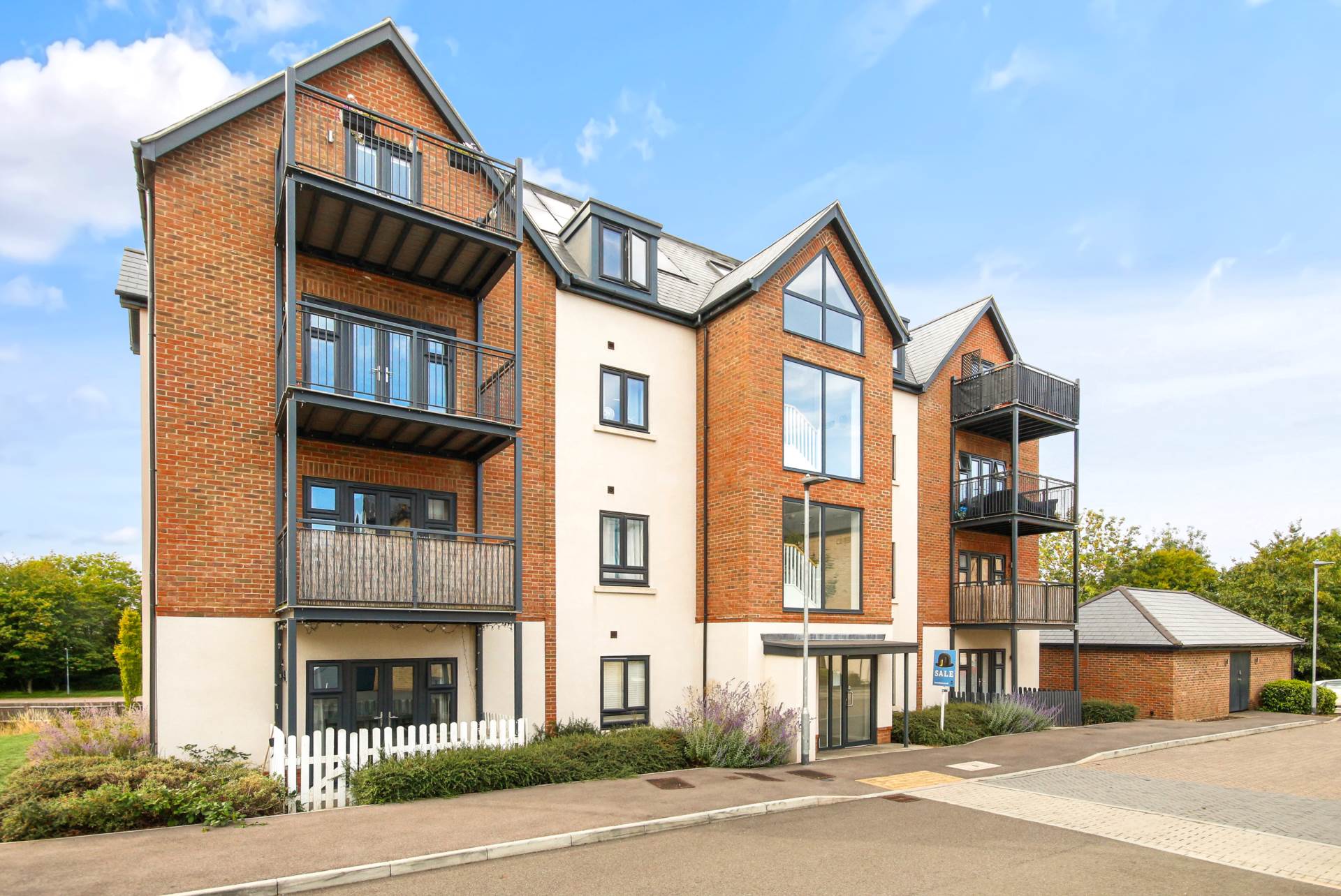 Additional Property Image 2 bedroom Apartment for sale in Bracknell 10