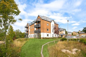 2 bedroom Apartment for sale in Bracknell