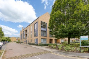 2 bedroom Apartment for sale in Bracknell