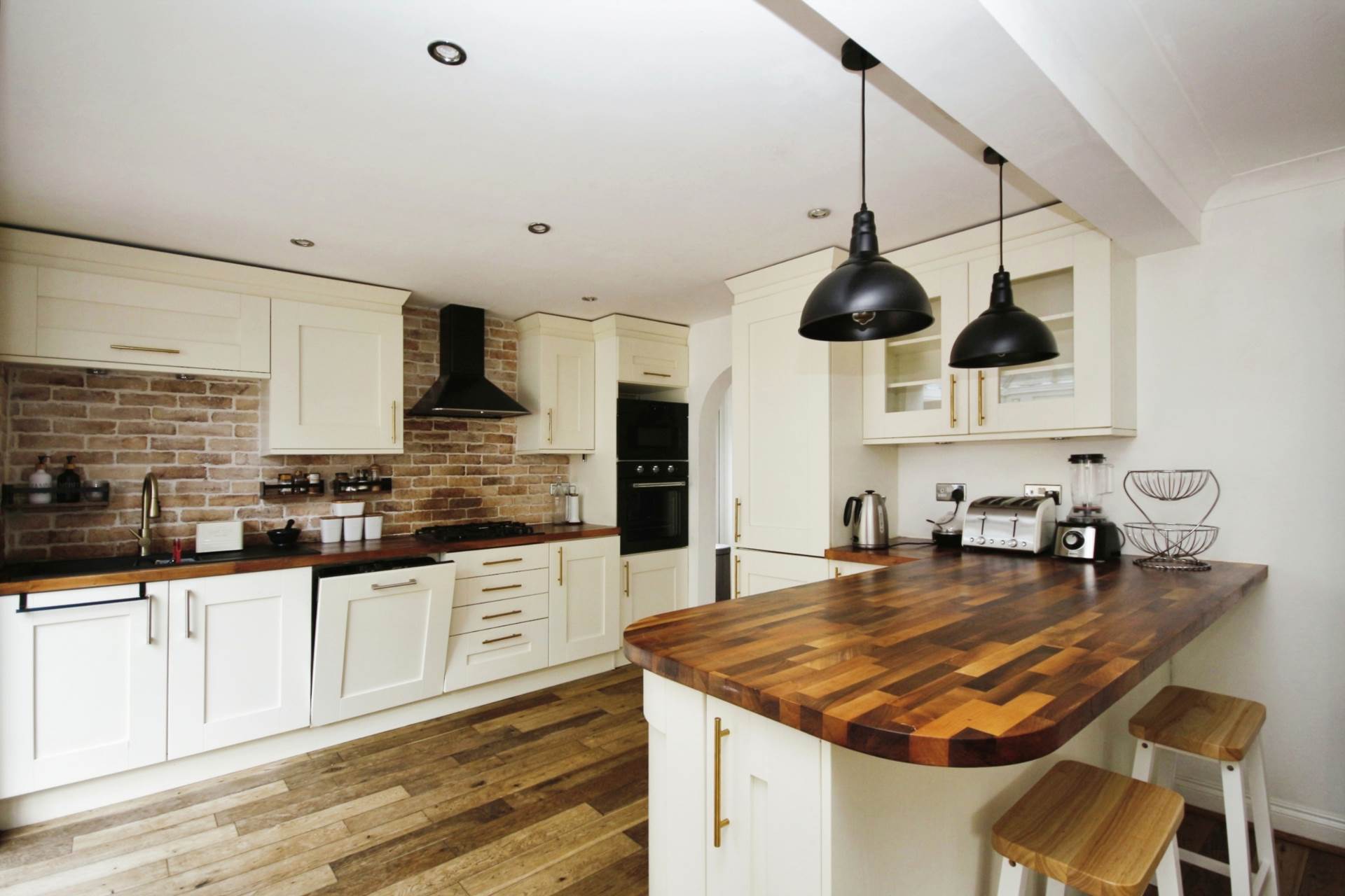 Additional Property Image 5 bedroom Detached to rent in Bracknell 3