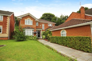 5 bedroom Detached to rent in Bracknell
