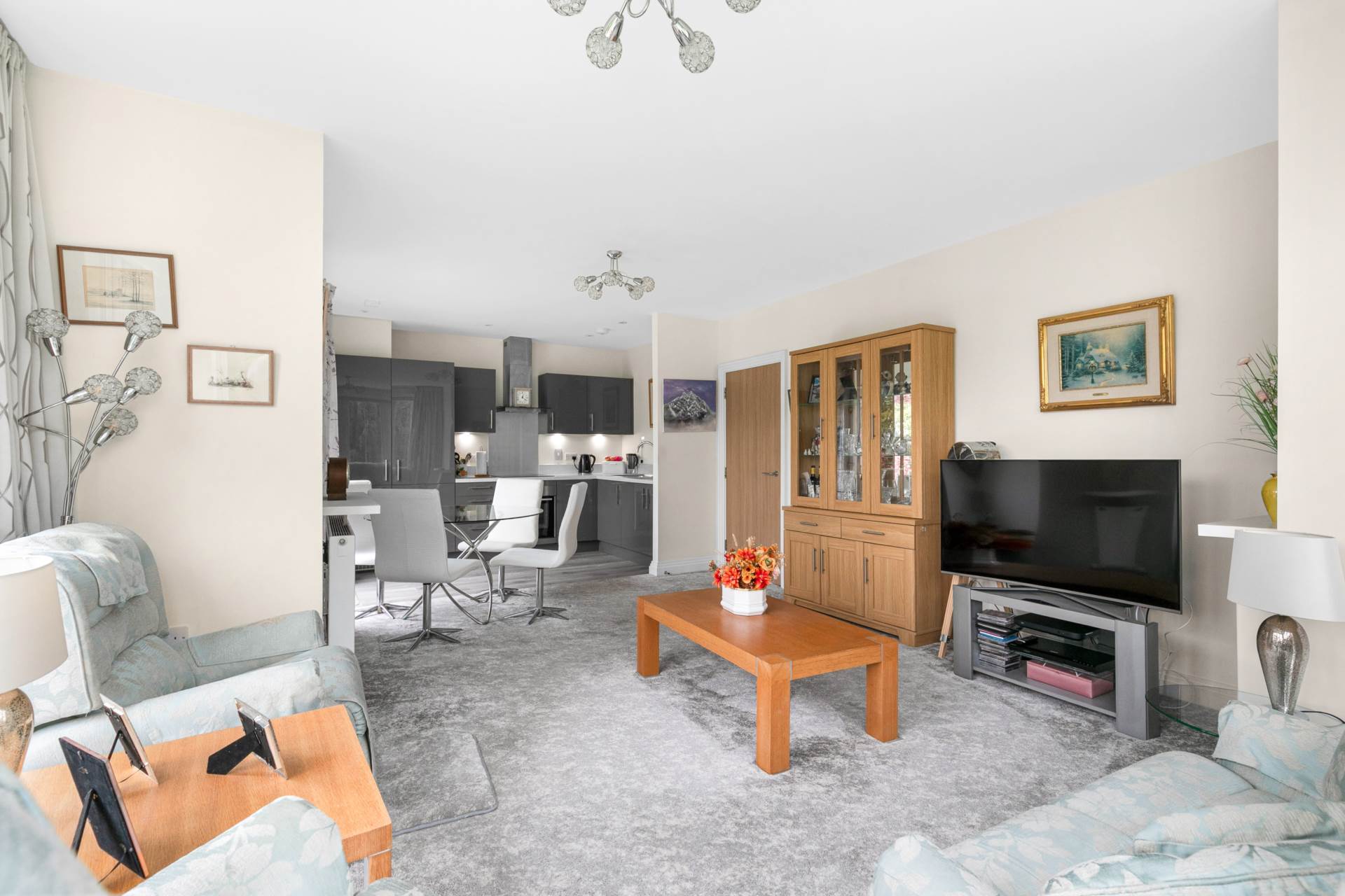 Additional Property Image 2 bedroom Flat for sale in Bracknell 5