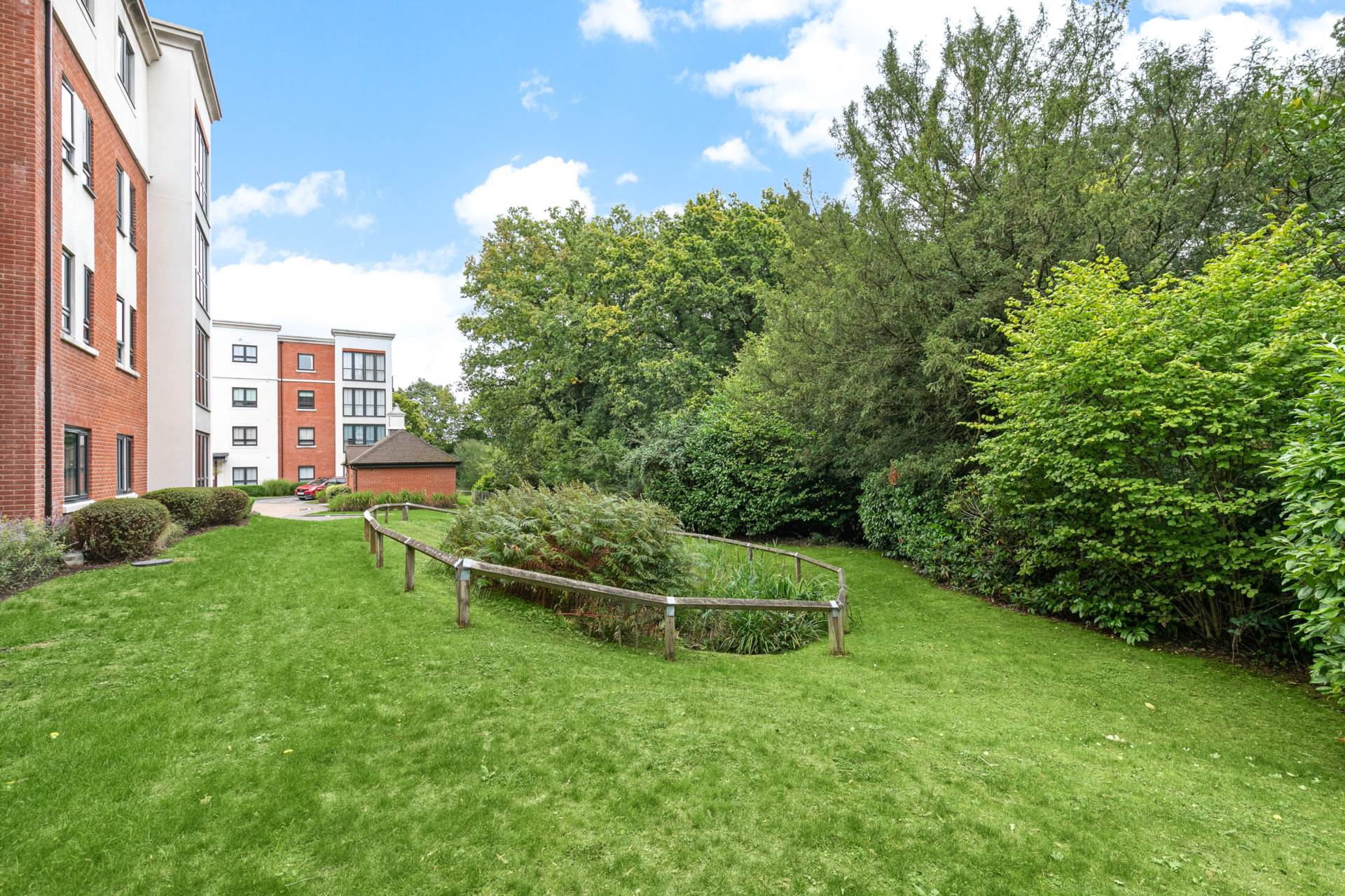 Additional Property Image 2 bedroom Flat for sale in Bracknell 7