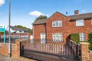 3 bedroom End of Terrace for sale in Bracknell