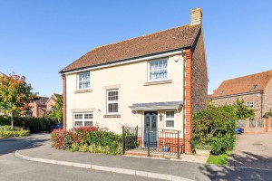 4 bedroom Detached for sale in Bracknell