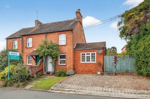 2 bedroom Semi Detached for sale in Bracknell