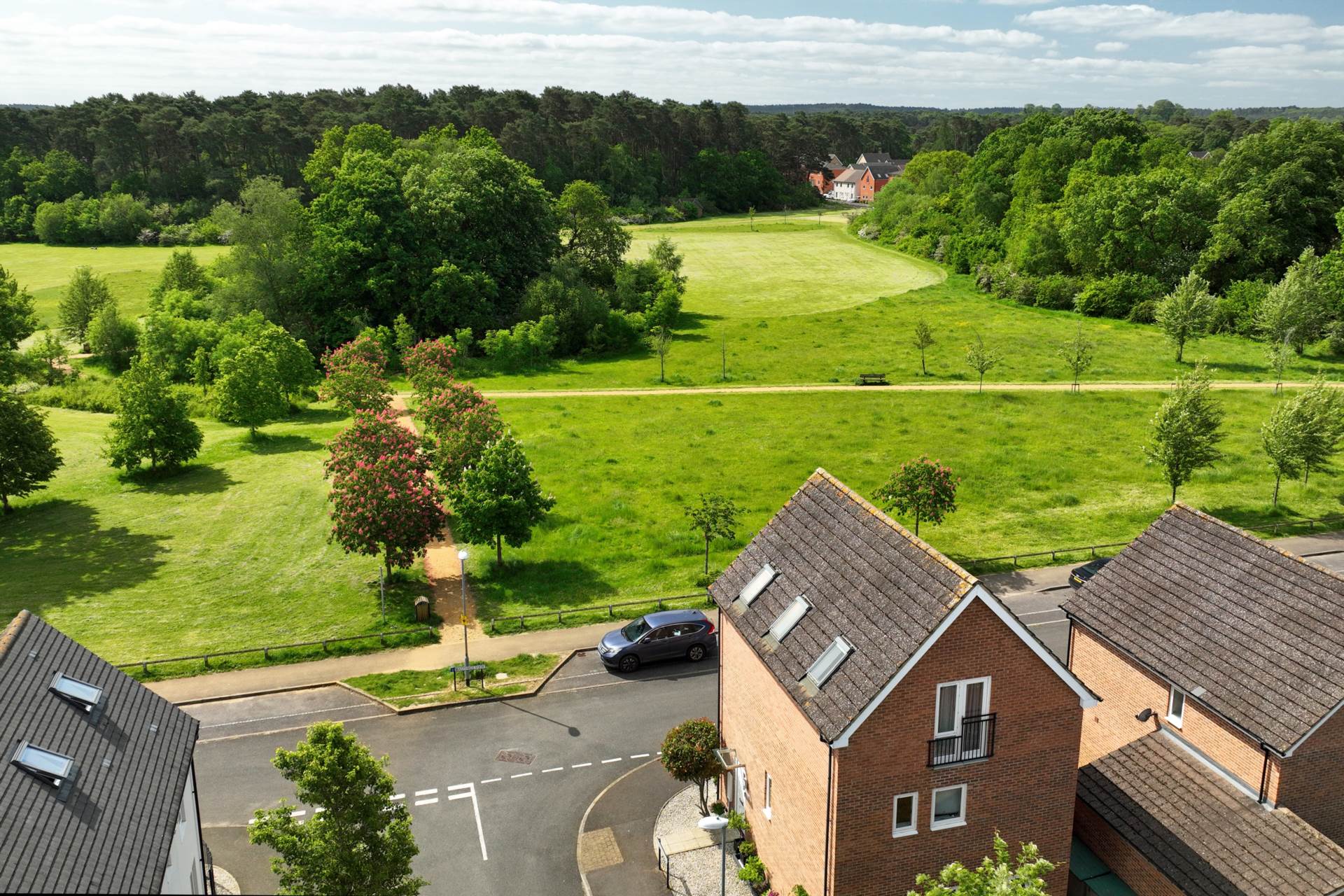 Additional Property Image 5 bedroom Detached for sale in Bracknell 2