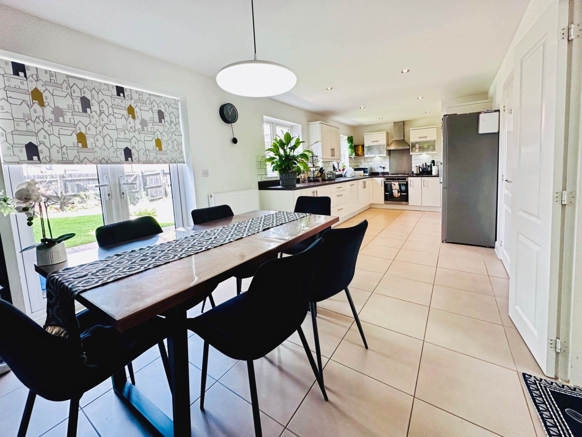 Additional Property Image 4 bedroom Detached to rent in Bracknell 3