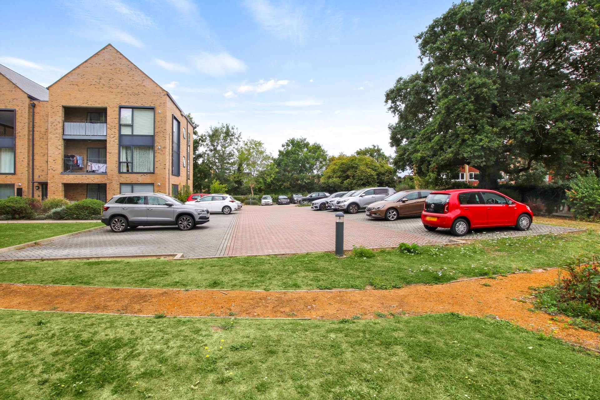Additional Property Image 2 bedroom Apartment for sale in Bracknell 11