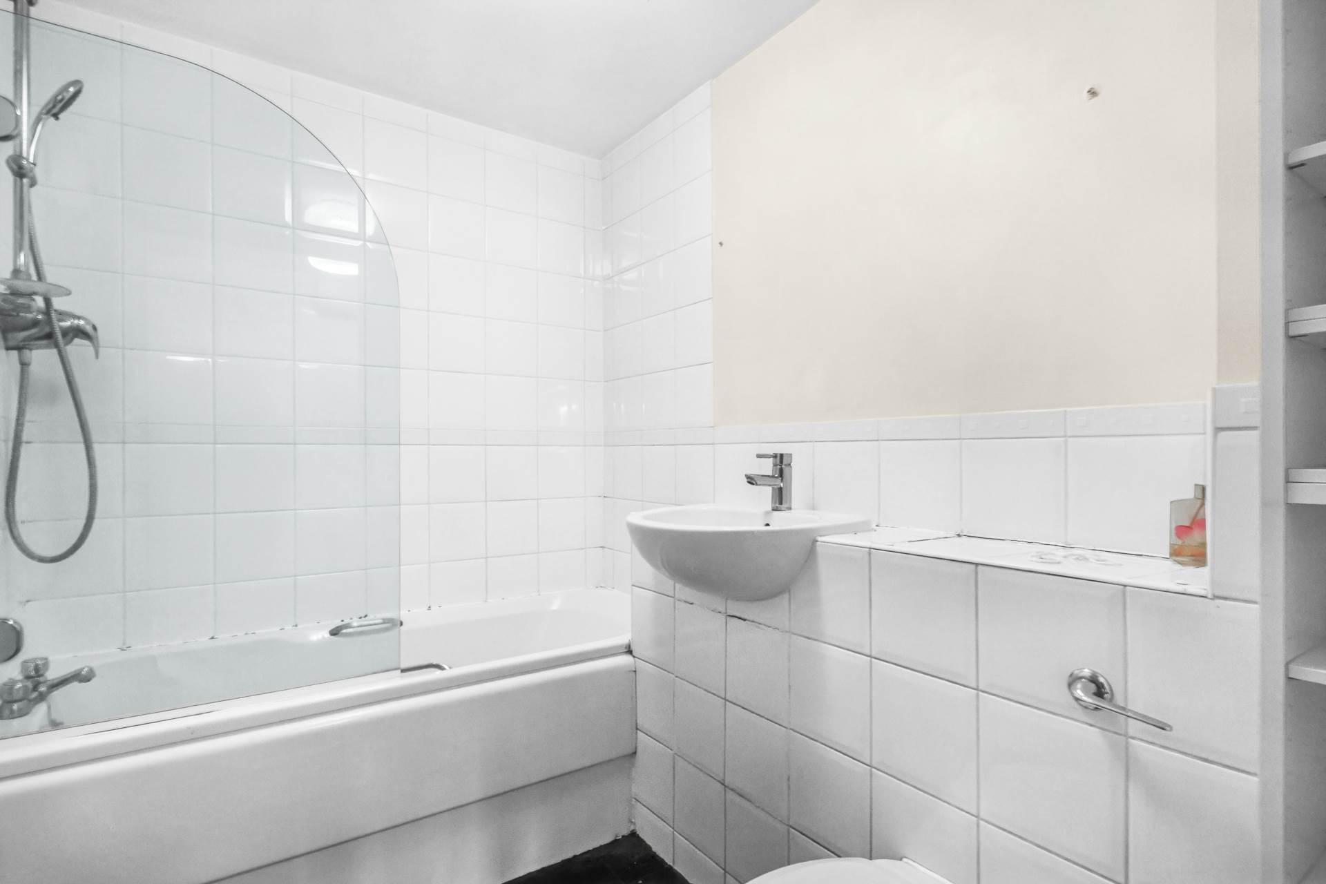 Additional Property Image 2 bedroom Apartment for sale in Bracknell 7