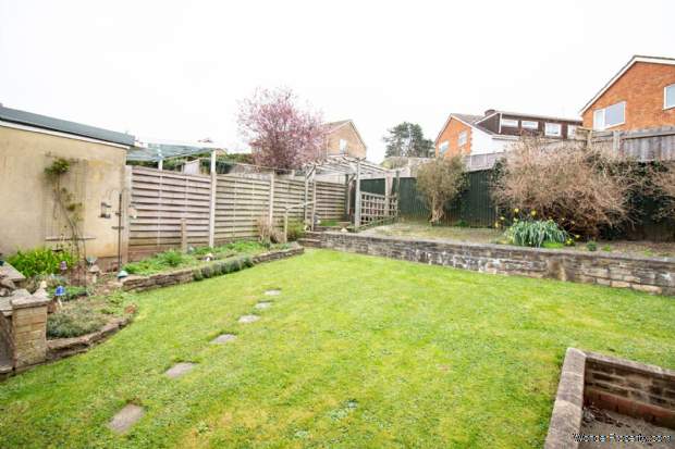 Additional Property Image 3 bedroom Detached for sale in Frome 3