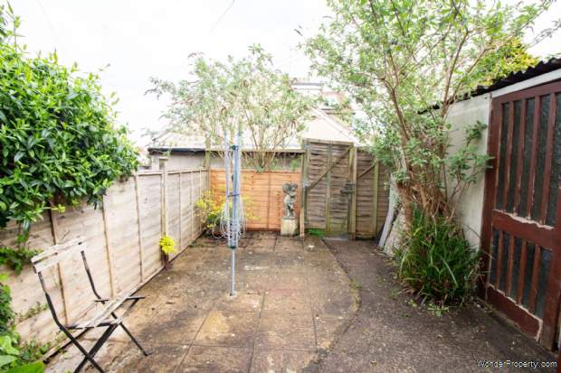 Additional Property Image 2 bedroom Cottage for sale in Frome 12