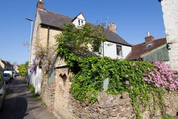 3 bedroom Semi Detached for sale in Frome