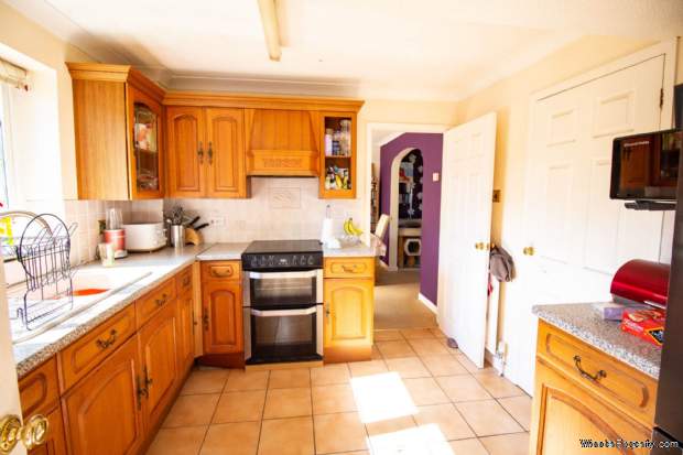 Additional Property Image 4 bedroom Detached for sale in Frome 11