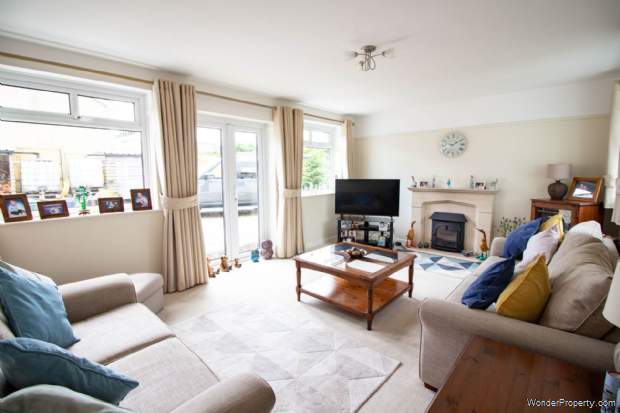 Additional Property Image 3 bedroom Detached Bungalow for sale in Wanstrow 11