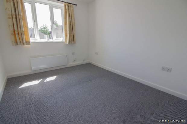 Additional Property Image 2 bedroom Apartment for sale in Frome 4