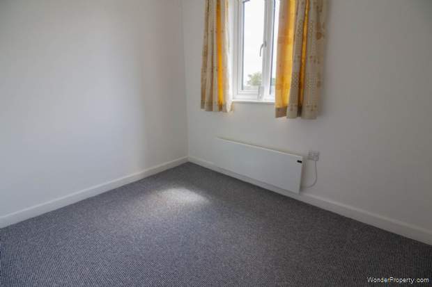 Additional Property Image 2 bedroom Apartment for sale in Frome 5