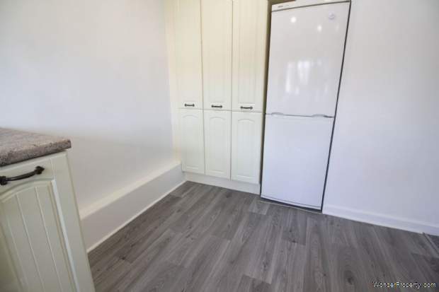 Additional Property Image 2 bedroom Apartment for sale in Frome 8