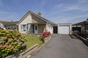 2 bedroom Detached Bungalow for sale in Frome