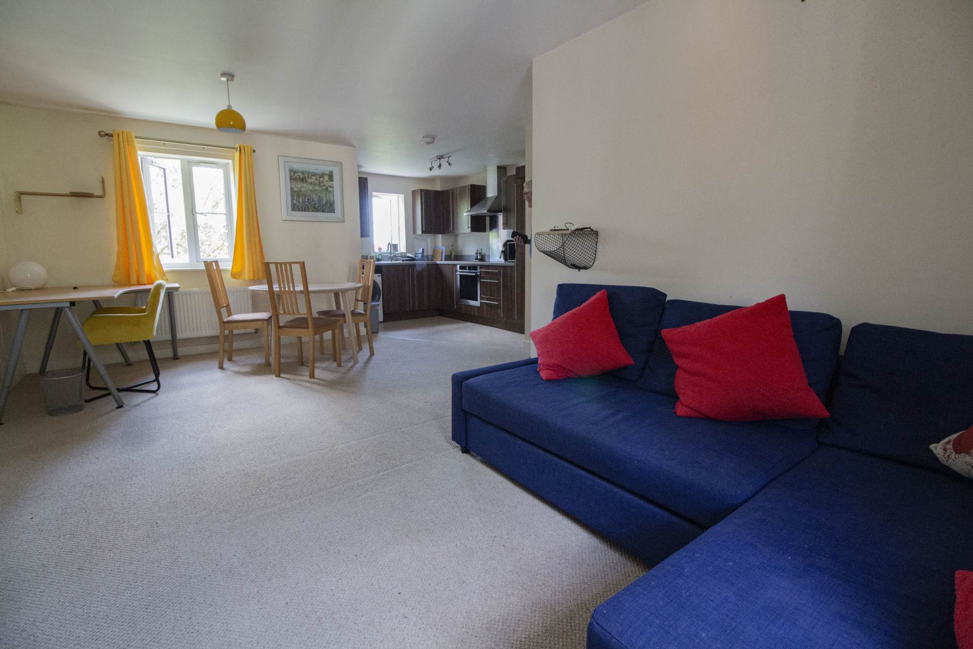 Additional Property Image 2 bedroom Apartment for sale in Frome 6