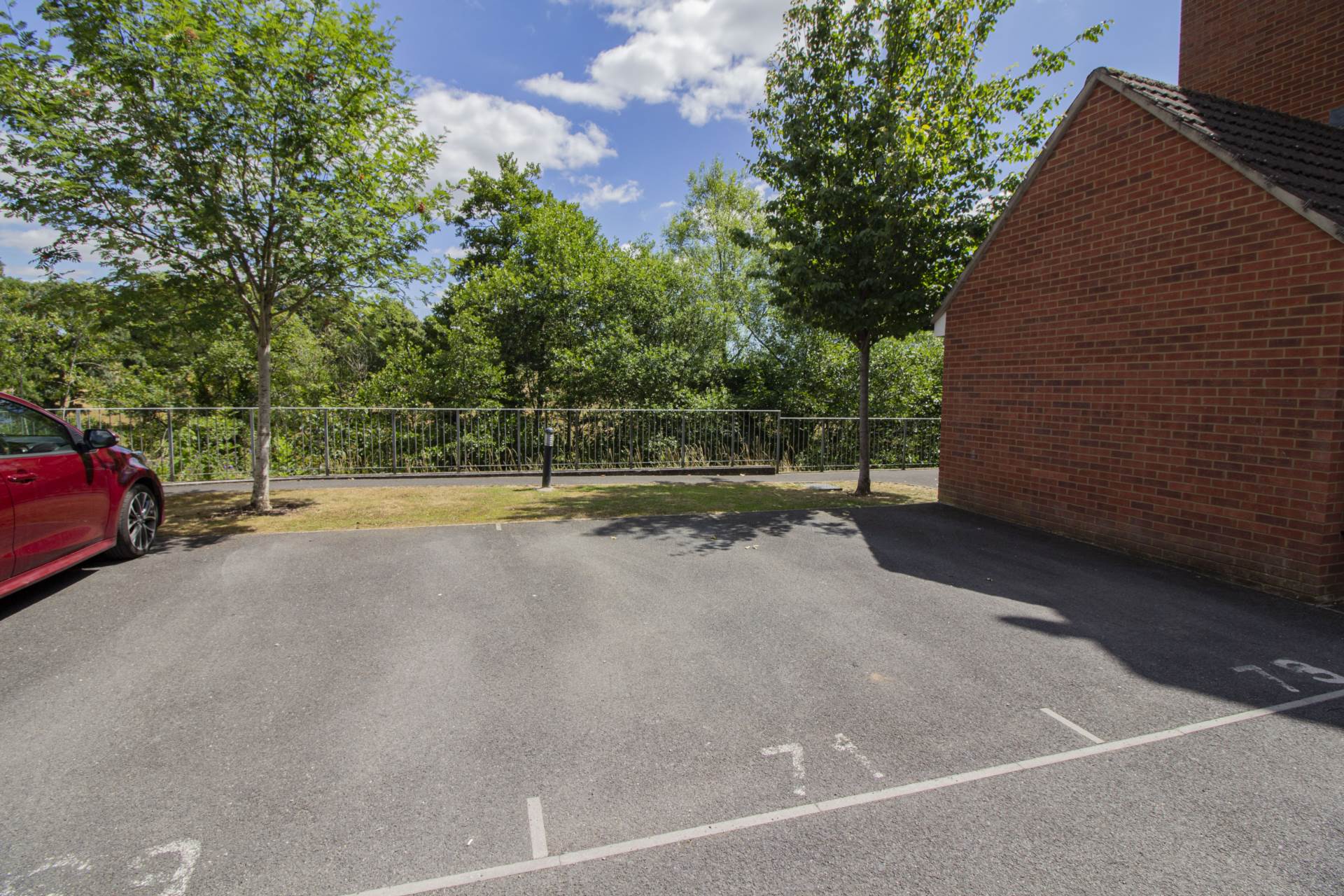 Additional Property Image 2 bedroom Apartment for sale in Frome 14