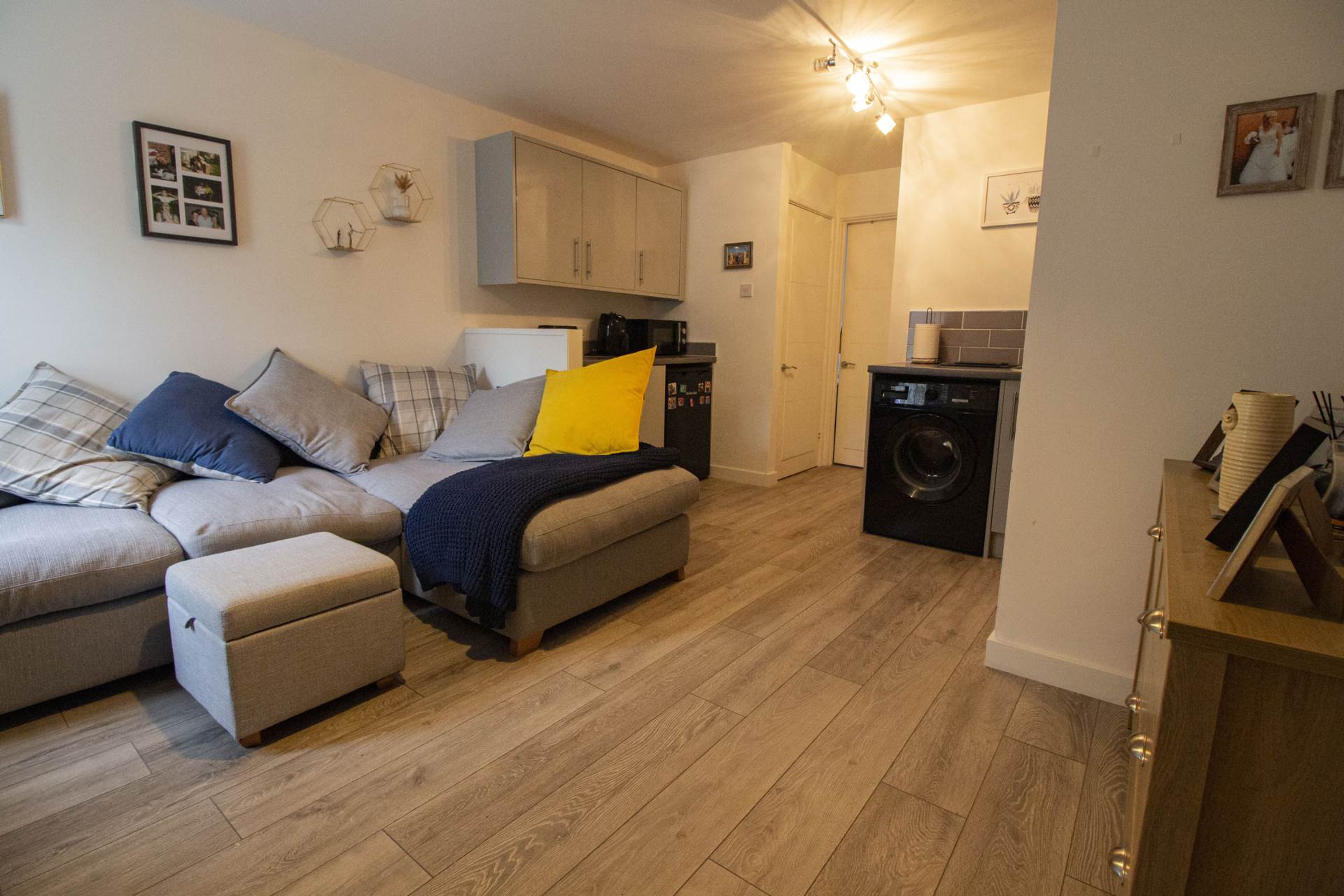 Additional Property Image 1 bedroom Apartment for sale in Frome 4