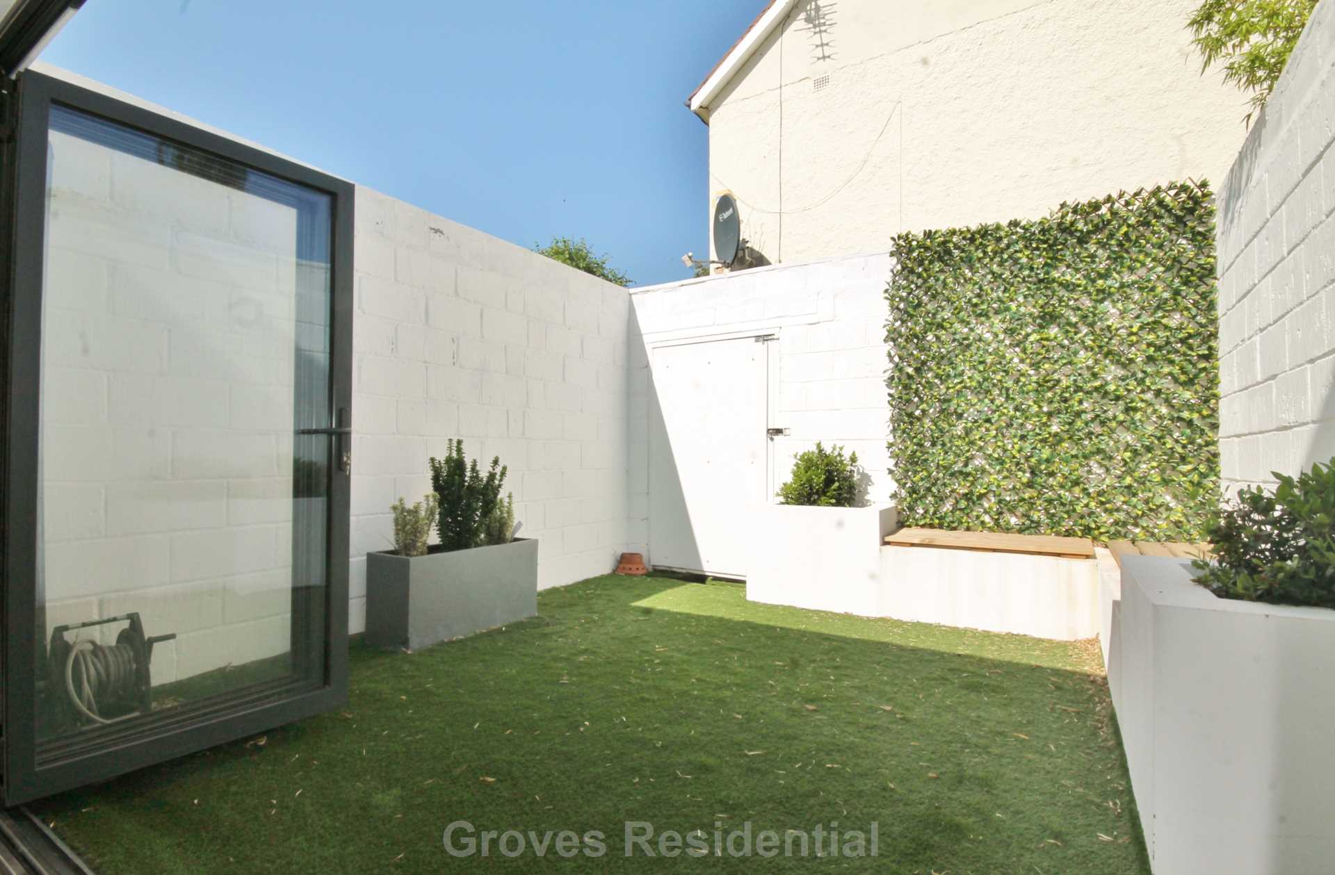Additional Property Image 2 bedroom Flat for sale in New Malden 4