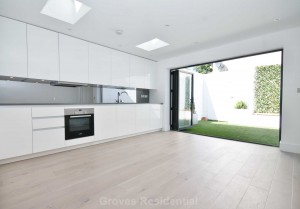 2 bedroom Flat for sale in New Malden