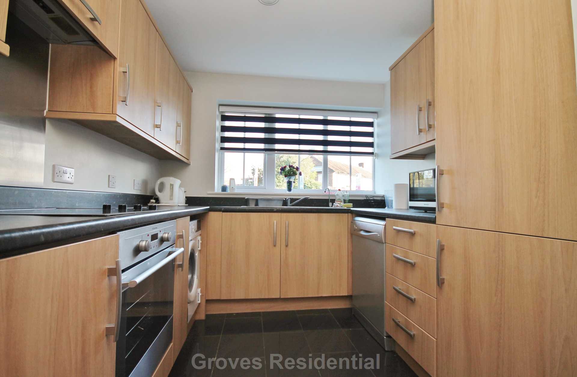 Additional Property Image 4 bedroom Semi Detached to rent in Worcester Park 6