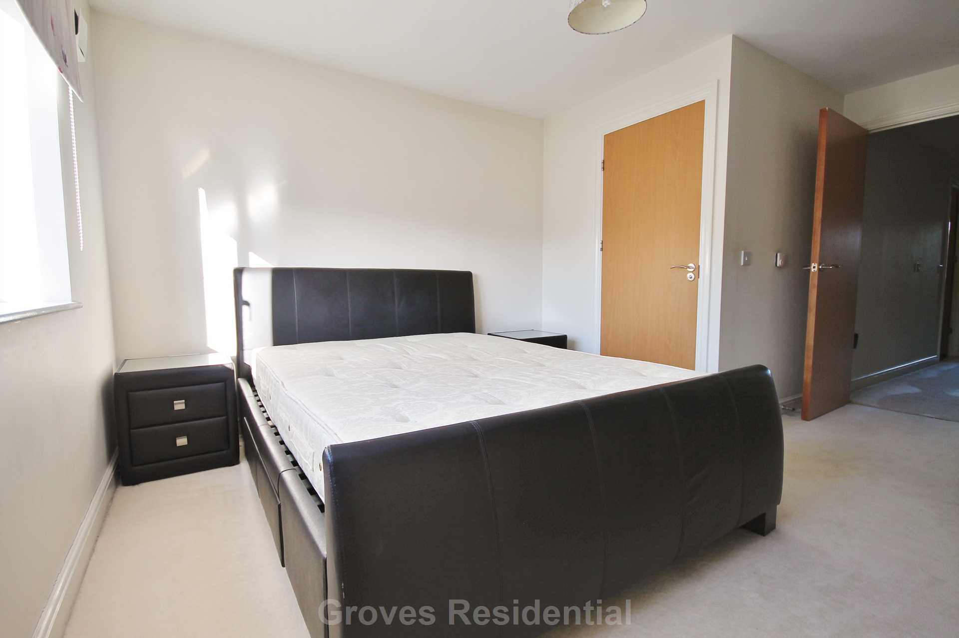 Additional Property Image 4 bedroom Semi Detached to rent in Worcester Park 9