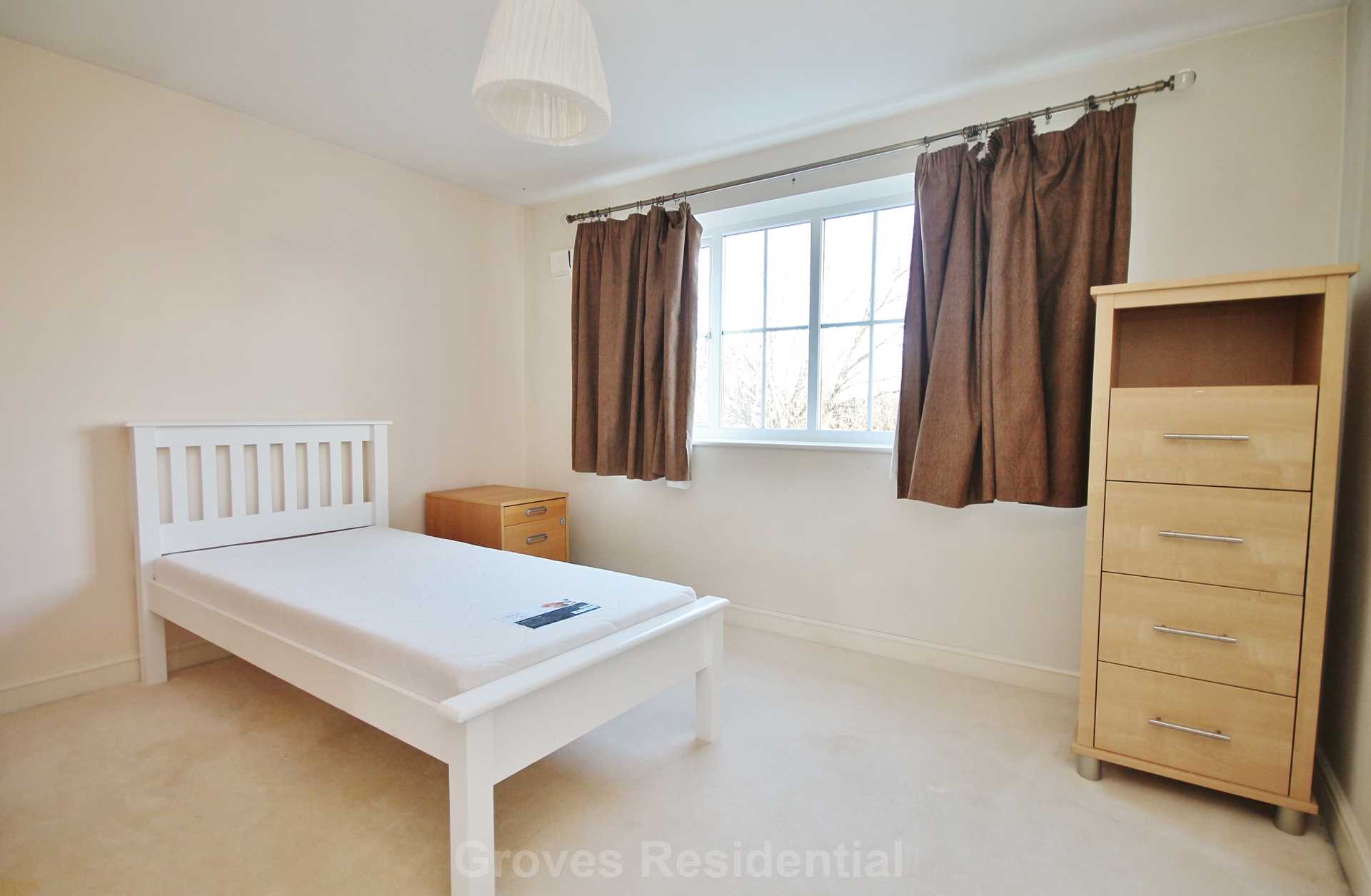 Additional Property Image 4 bedroom Semi Detached to rent in Worcester Park 11