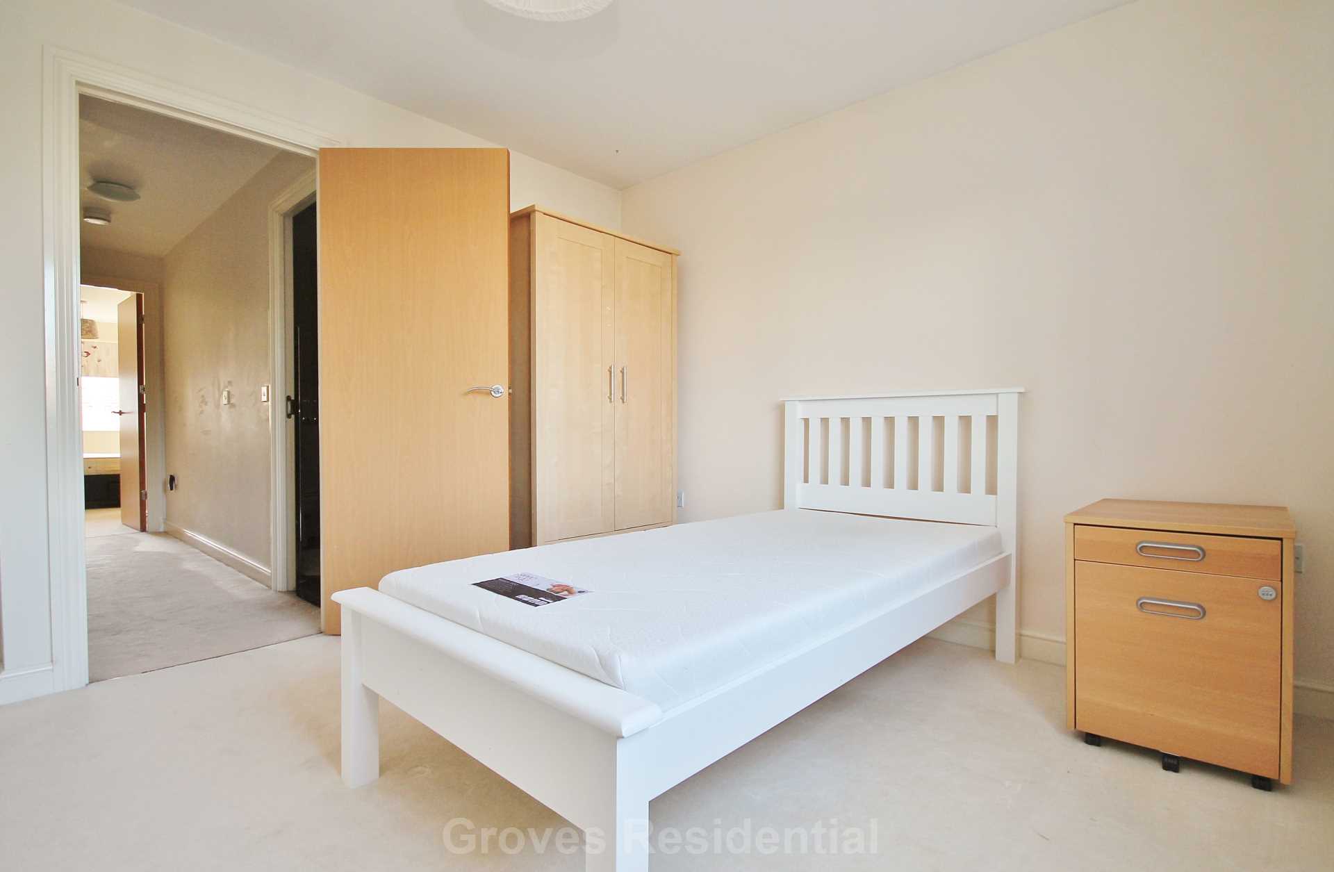Additional Property Image 4 bedroom Semi Detached to rent in Worcester Park 12