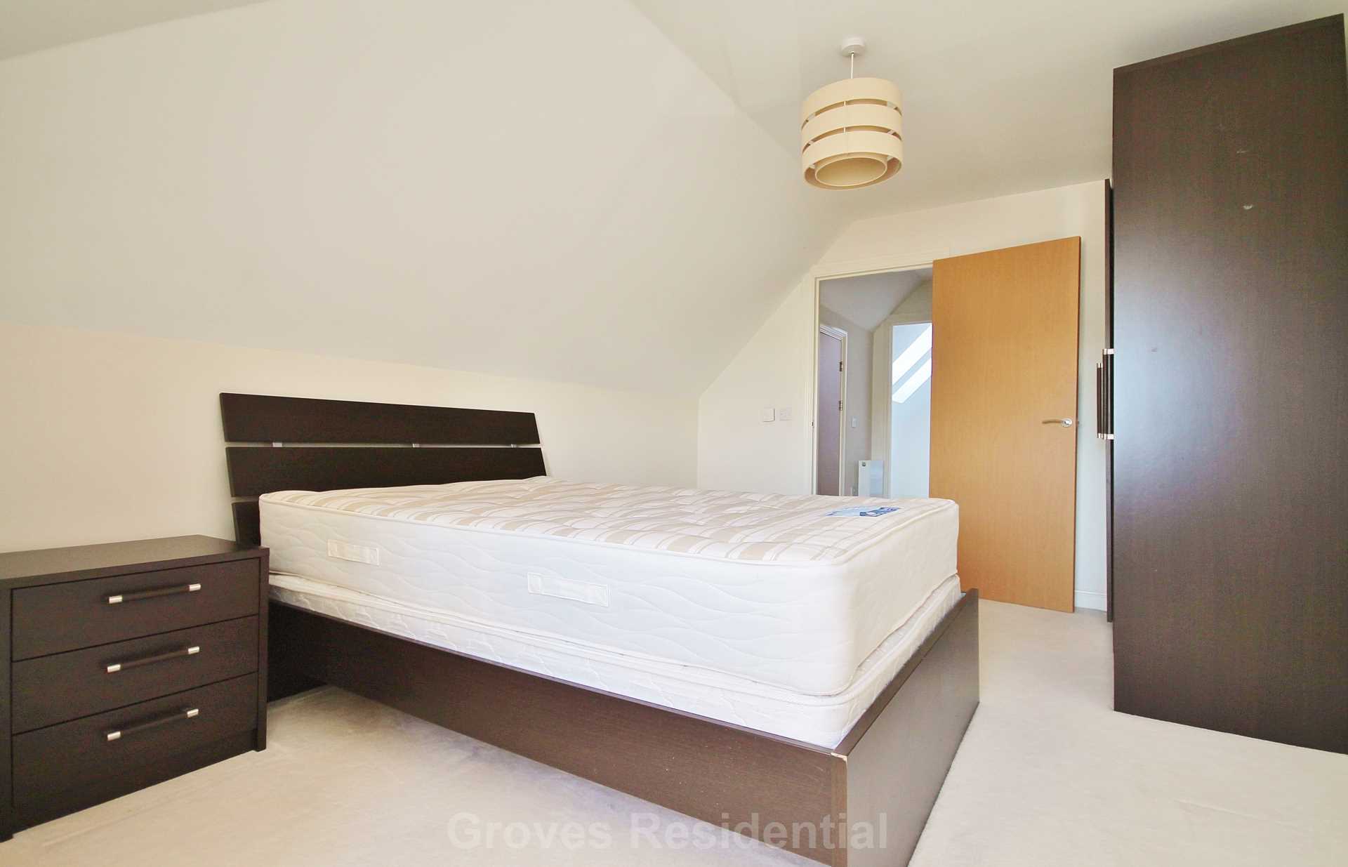 Additional Property Image 4 bedroom Semi Detached to rent in Worcester Park 16