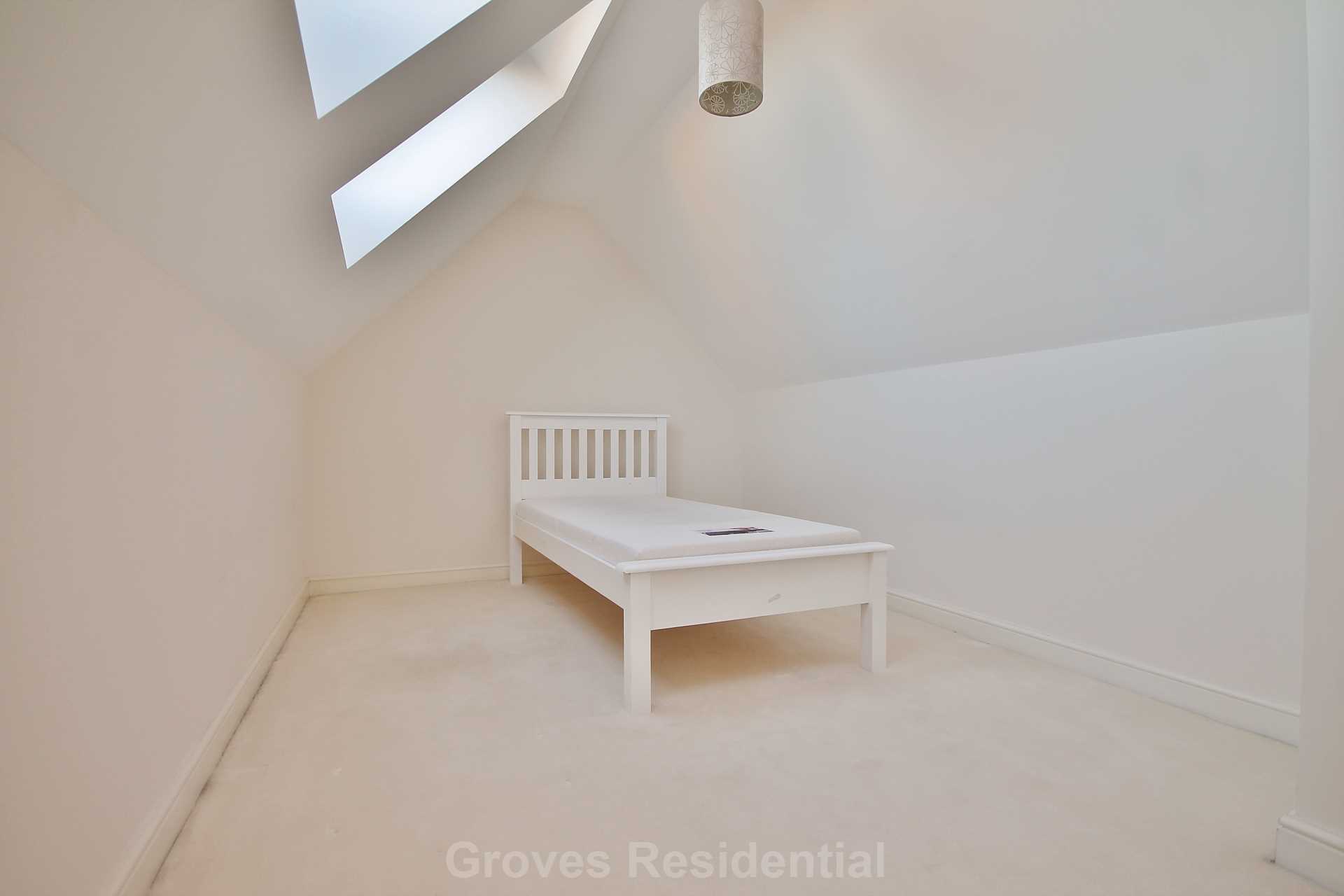 Additional Property Image 4 bedroom Semi Detached to rent in Worcester Park 17