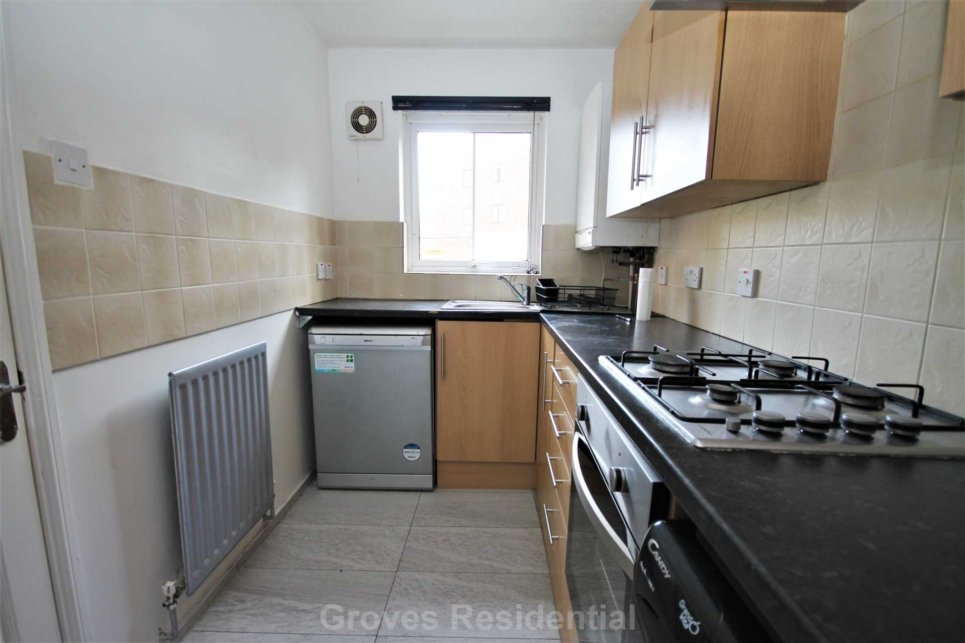 Additional Property Image 2 bedroom End of Terrace to rent in New Malden 3