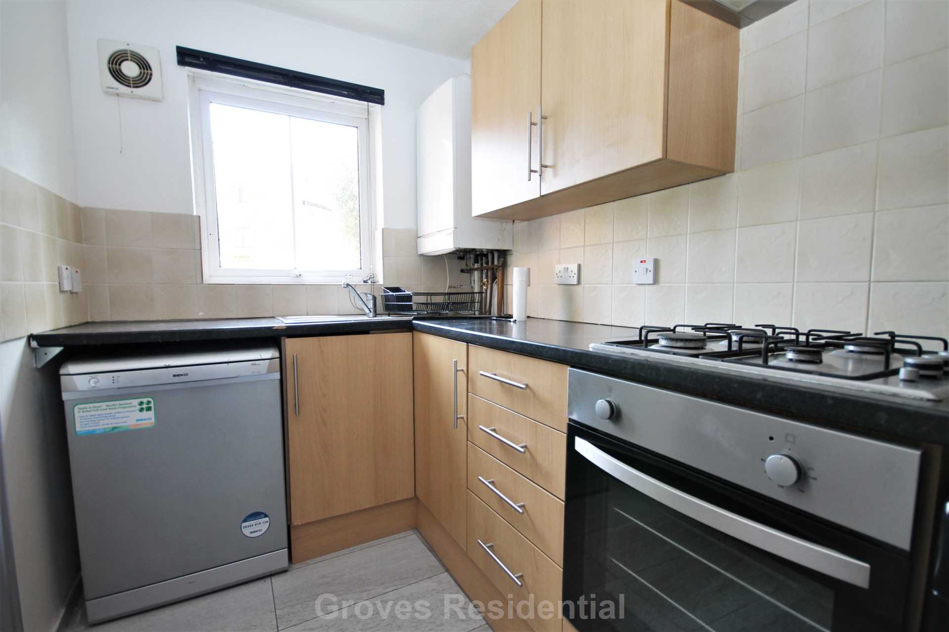 Additional Property Image 2 bedroom End of Terrace to rent in New Malden 4