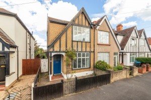 4 bedroom Semi Detached for sale in New Malden