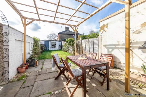 Additional Property Image 2 bedroom End of Terrace for sale in New Malden 3