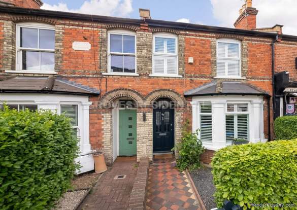3 bedroom Terraced for sale in New Malden