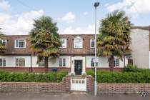 2 bedroom Flat for sale in New Malden