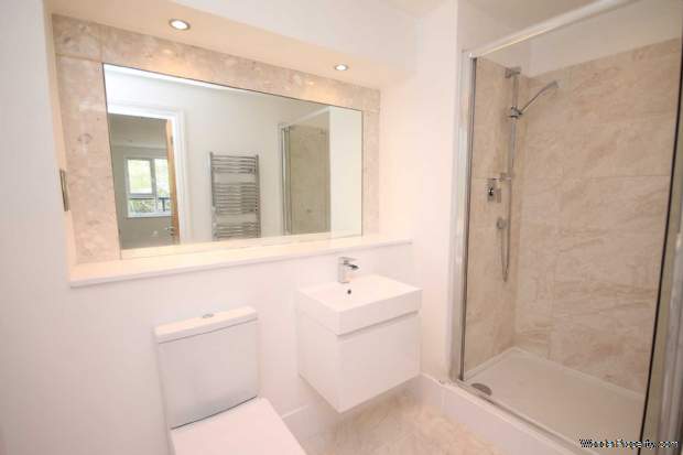 Additional Property Image 2 bedroom Flat for sale in Kingston Upon Thames 5
