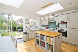 3 bedroom Semi Detached to rent in New Malden