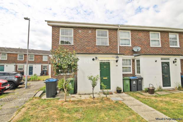 3 bedroom End of Terrace to rent in New Malden