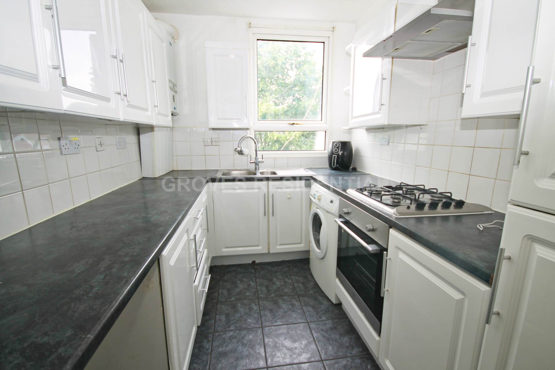 Additional Property Image 2 bedroom Flat to rent in New Malden 4