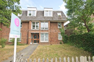 2 bedroom Flat to rent in New Malden