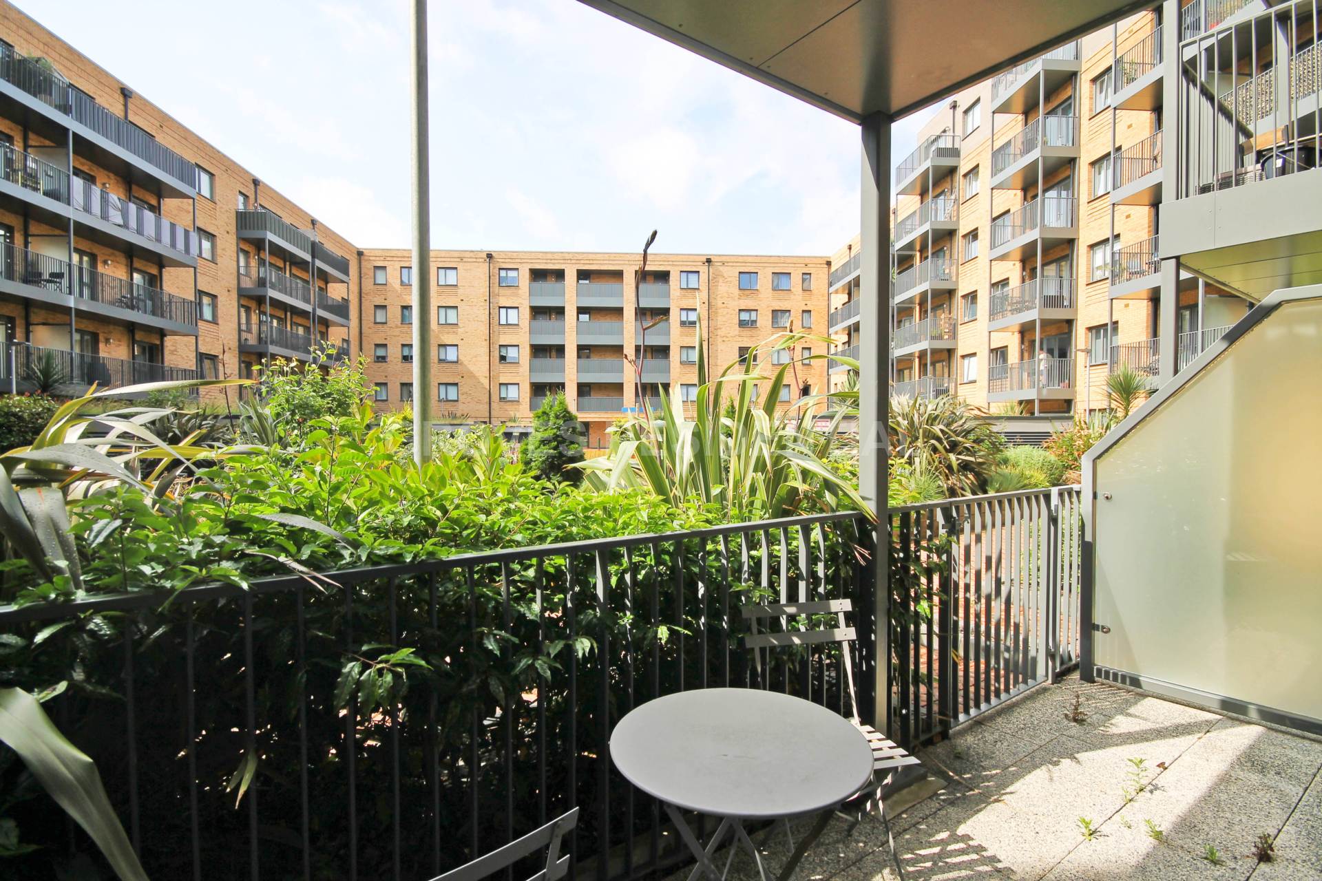 Additional Property Image 3 bedroom Maisonette to rent in New Malden 13